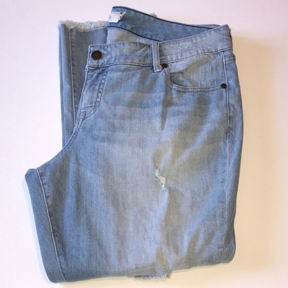 Torrid Boyfriend Distressed Jeans Size 18 - Picture 10 of 13